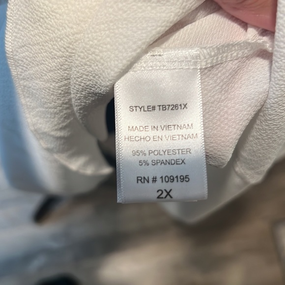 White Blouse high low 2x NWOT - Picture 6 of 6